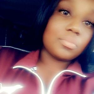 Meet your Posher, Lela